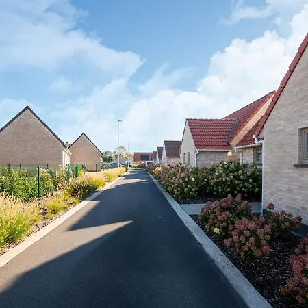 Cozy Polder House On The Westhinder Domain